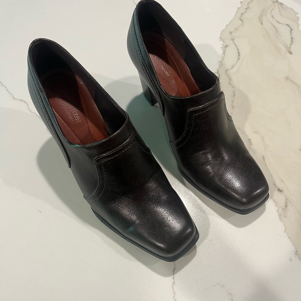 Naturalizer Brown Leather Heels